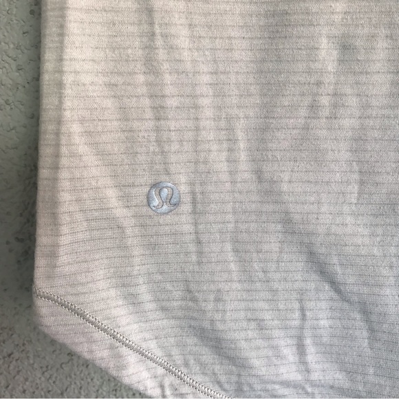 LULULEMON | Pale Gray Pin Striped Short Sleeves Workout / Running Tee - Picture 6 of 12
